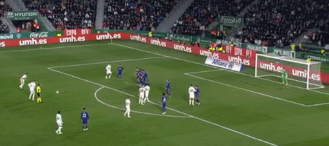 目睹15岁男孩山顶解说后，秘鲁甲转播商报销路费邀其出席联赛